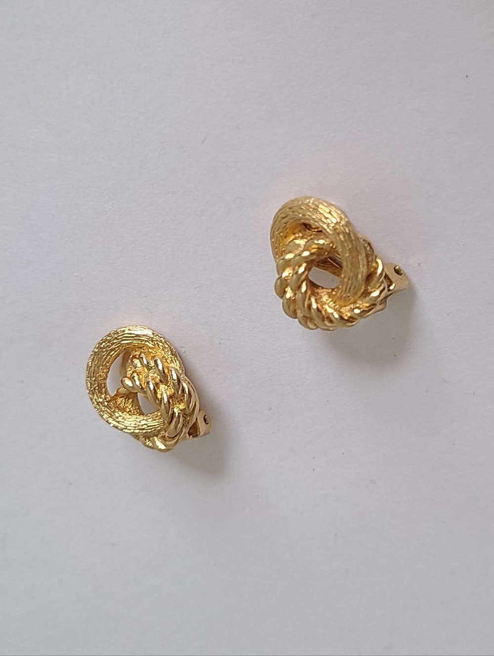 Vintage Christian Dior Luxury Gold Double Circle Rope Knot Chunky Stud Earrings - Picture 15 of 16